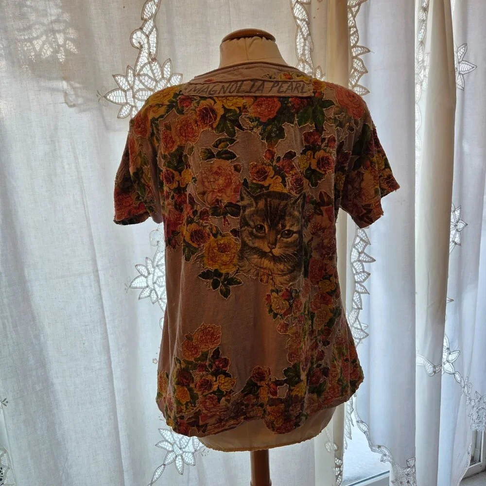 Magnolia Pearl Pink Heavily Appliqued T-shirt Blouse Cat - Picture 4 of 9